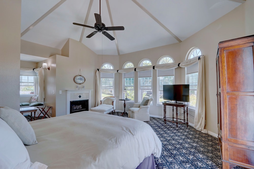 Pelican Cove Inn - photo 75