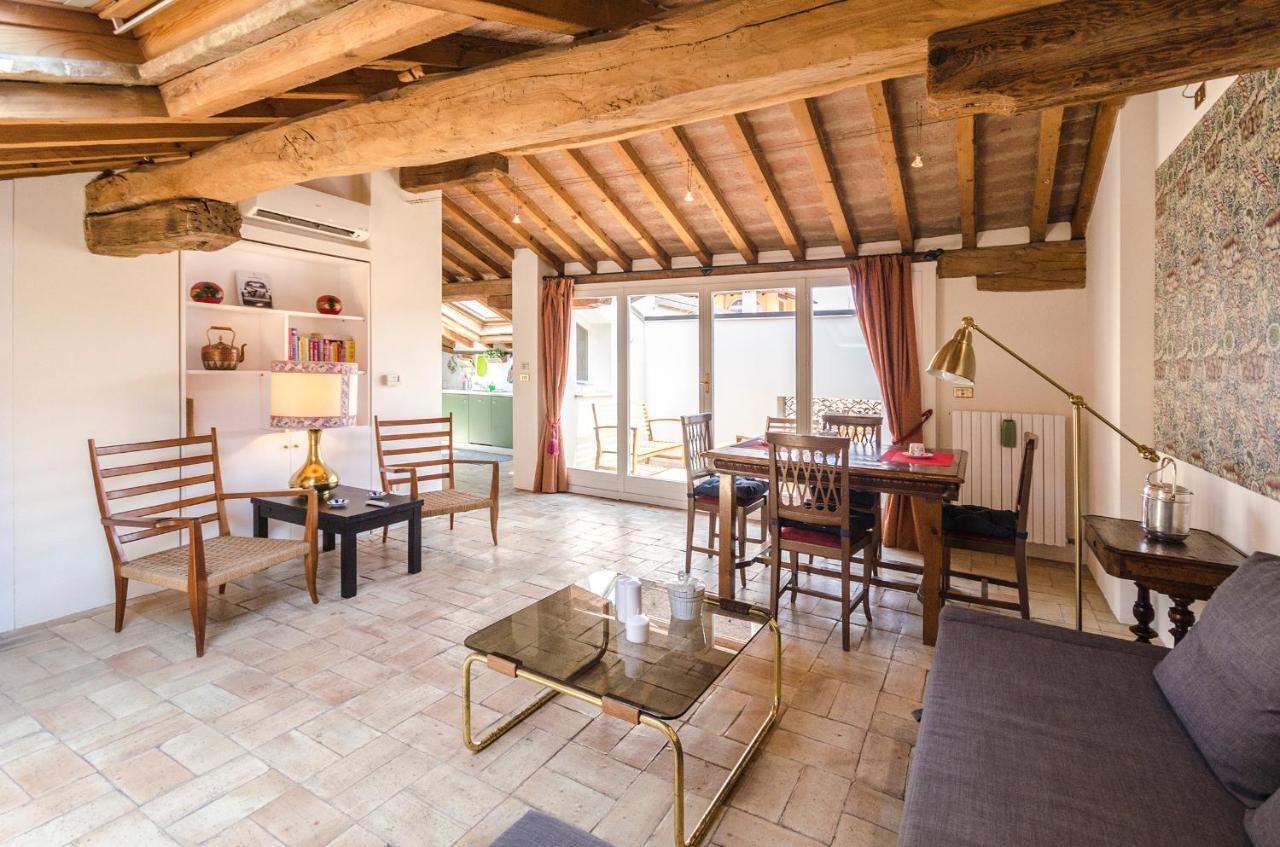 Altabella Panoramic Terrace Apartment — 4-Star Luxury Hotel in Bologna, Italy