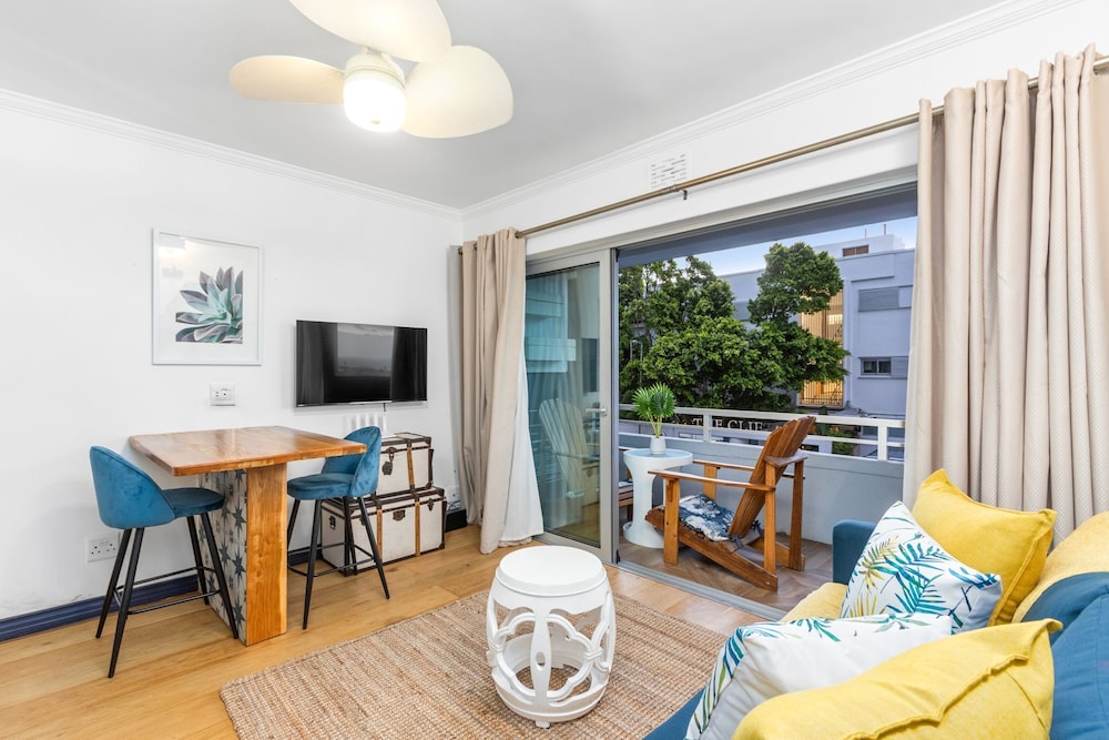 Clifton Studio 104