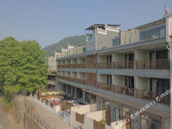 Dengnilai Sansheng Sanshi Art Hostel — 4-Star Luxury Hotel in Fenghuang, People's Republic of China