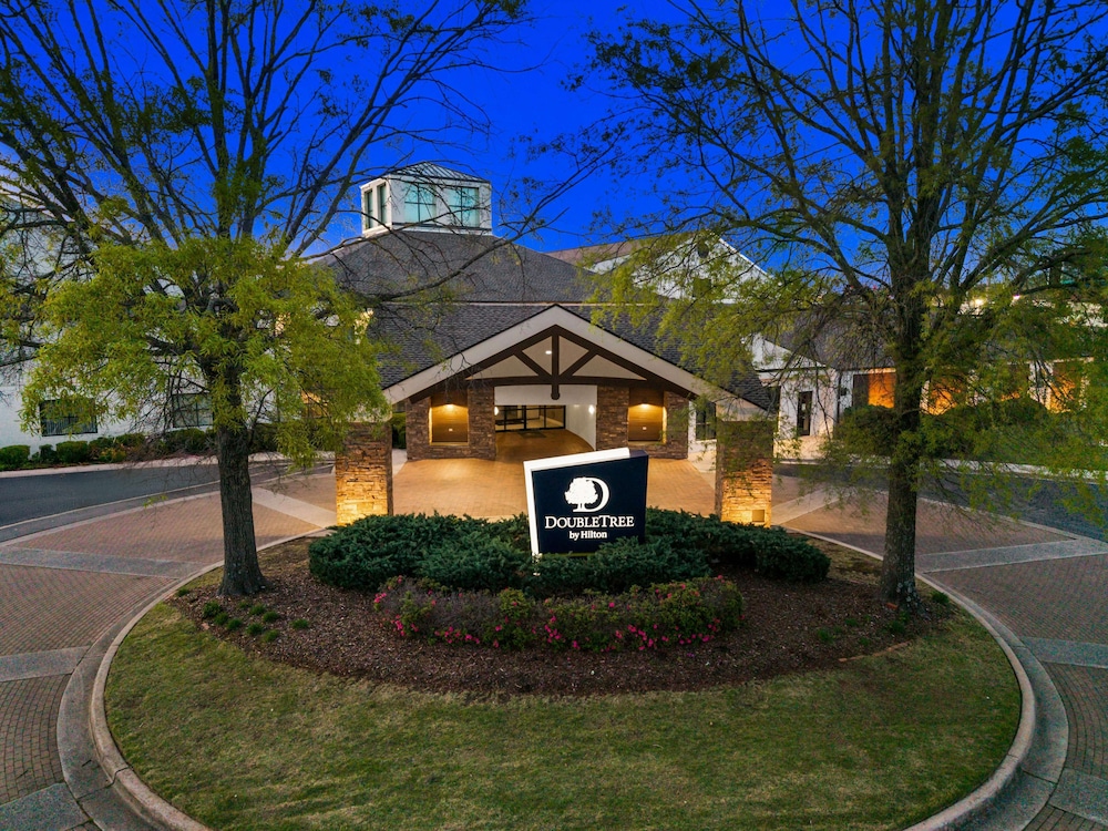 DoubleTree Suites by Hilton Hotel Huntsville South - photo 23