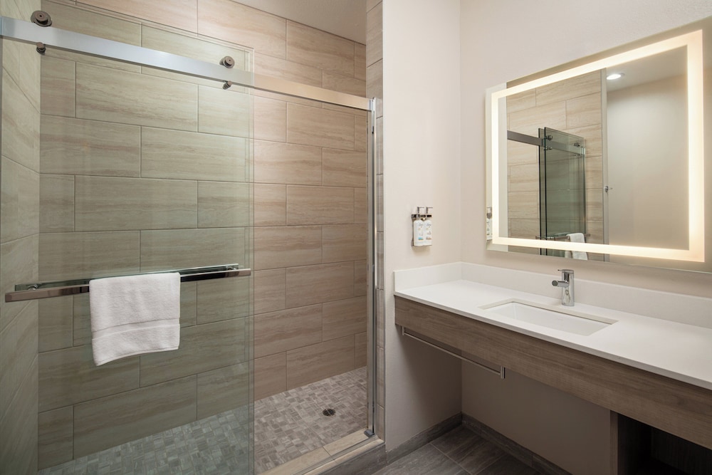 Holiday Inn Express Hotel & Suites Ventura by IHG - photo 21