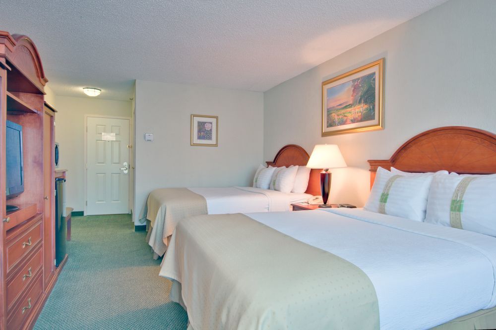 Holiday Inn Burlington - photo 5