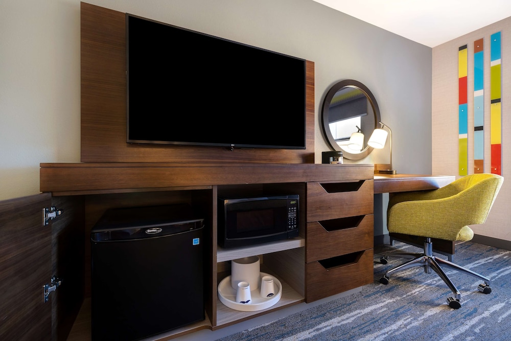 Hampton Inn & Suites by Hilton Marina - photo 22