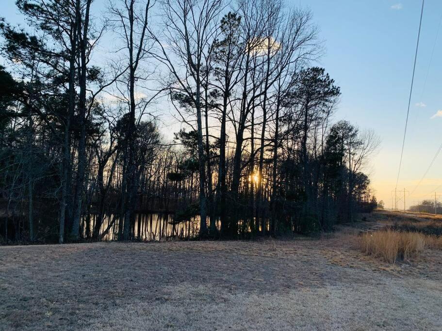 Mountain Vibes at Hidden Pond Lodge 3beds 2bth — 4-Star Luxury Hotel in Knightdale, United States