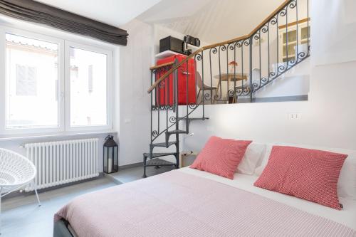 Quiet pied a terre with terrace in Borgo Pio — 4-Star Luxury Hotel in Rome, Italy