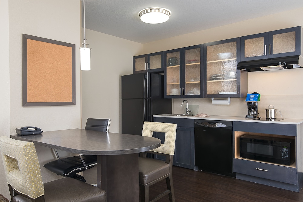 Candlewood Suites Bloomington by IHG - photo 11