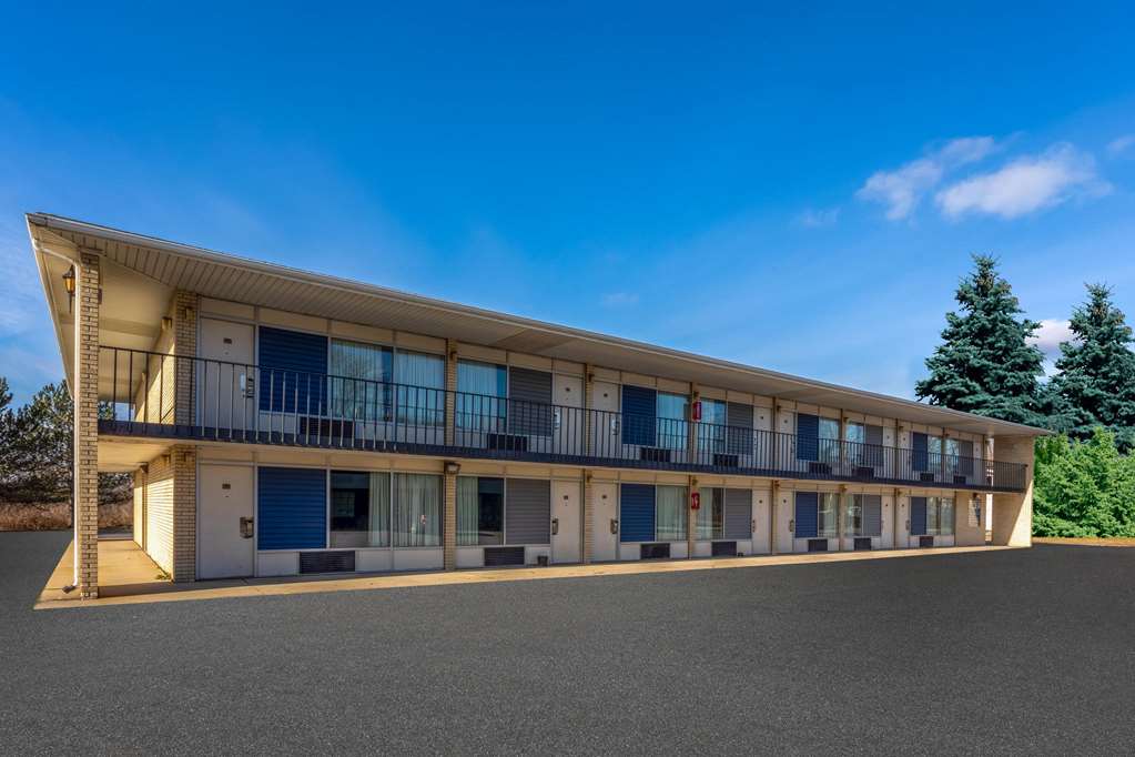 Days Inn Birch Run - photo 3