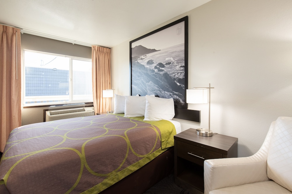 Super 8 by Wyndham Eureka - photo 2