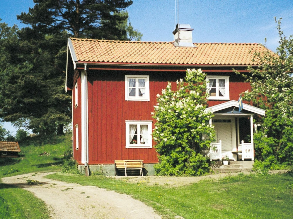 4 Person Holiday Home In Granna By Traum 13616435 — Graenna