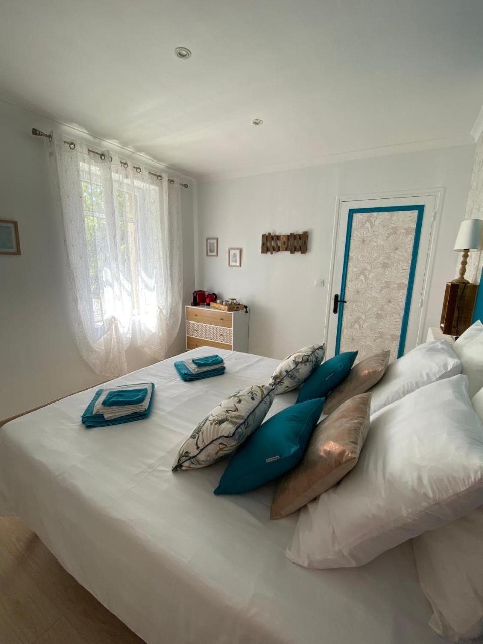 Chambre D’hotes Zephyr Libeccio Le Moulin de Predelles — Reillanne — photo 2