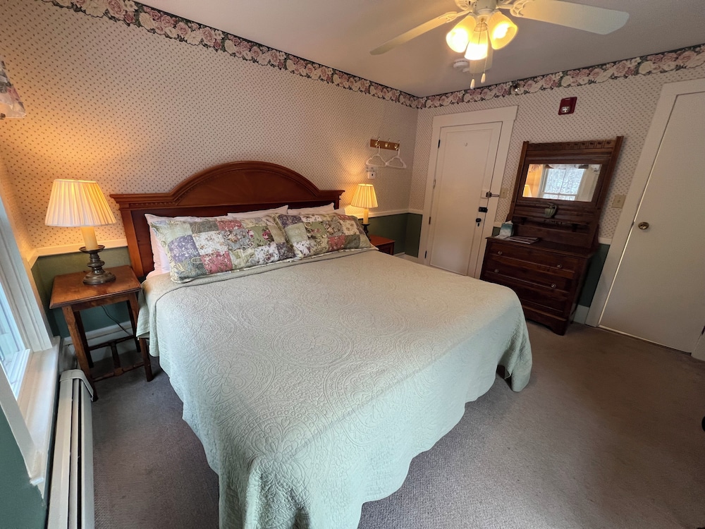 Echo Lake Inn - photo 24