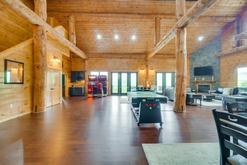 Sensational Views 4 Bedroom Cabin by Heavenly Views Resort - photo 15
