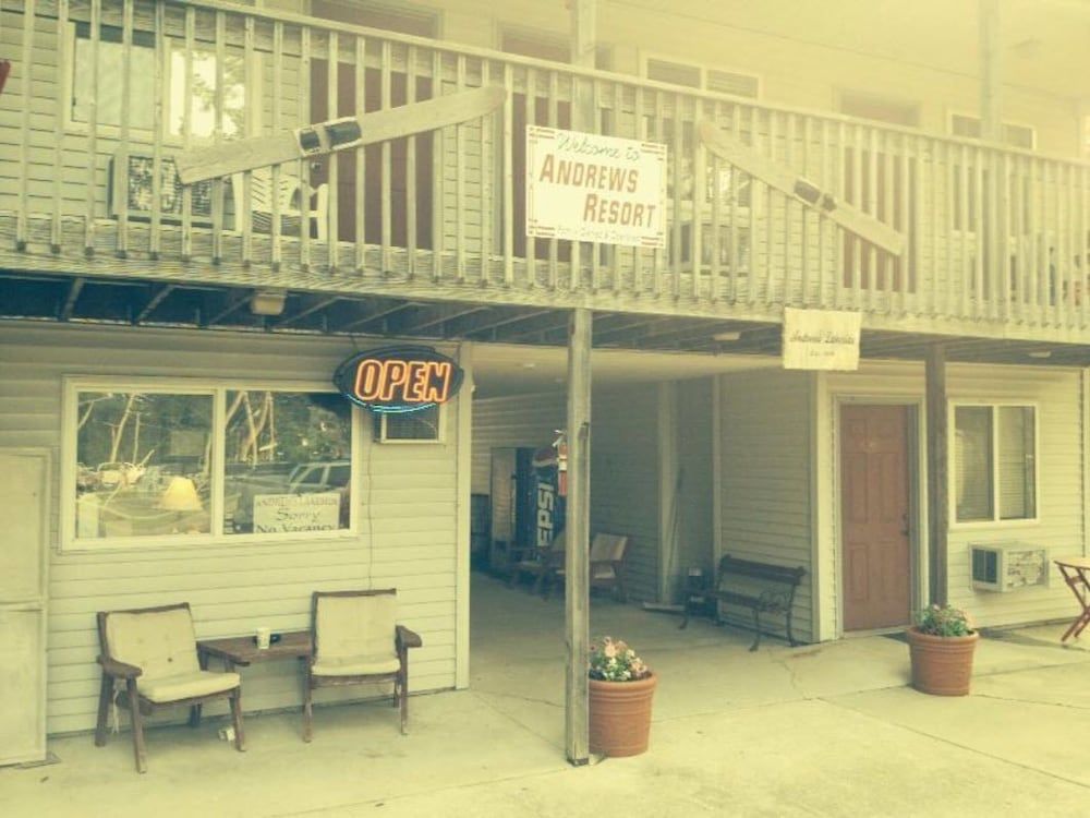 Andrew's Lakeside Resort - photo 12