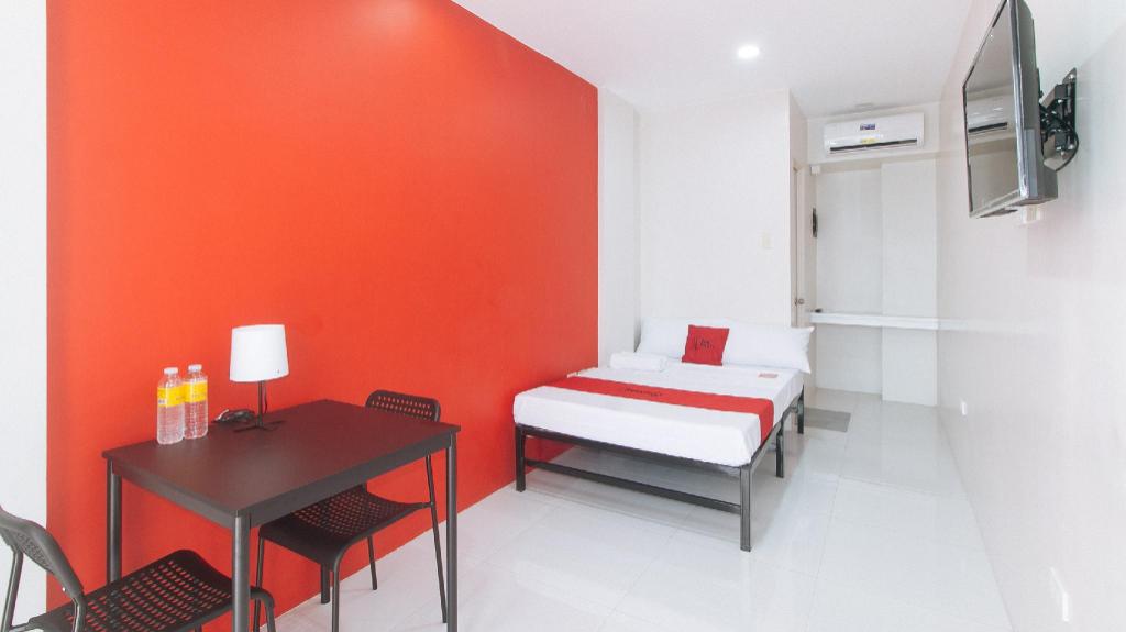 RedDoorz @ Aerial Hotel Los Baños in Los Banos, Philippines