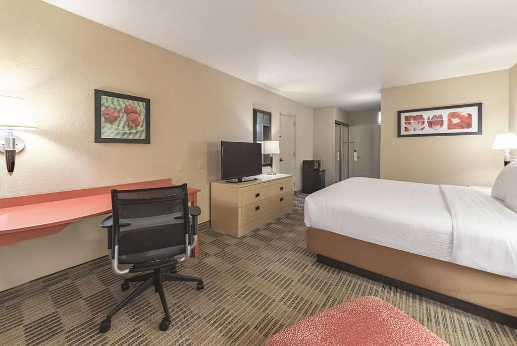 Ramada by Wyndham Fairfield NJ - photo 10