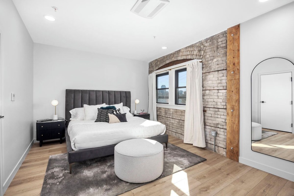 BlueJay Hotel - last minute hotel in Grand Rapids