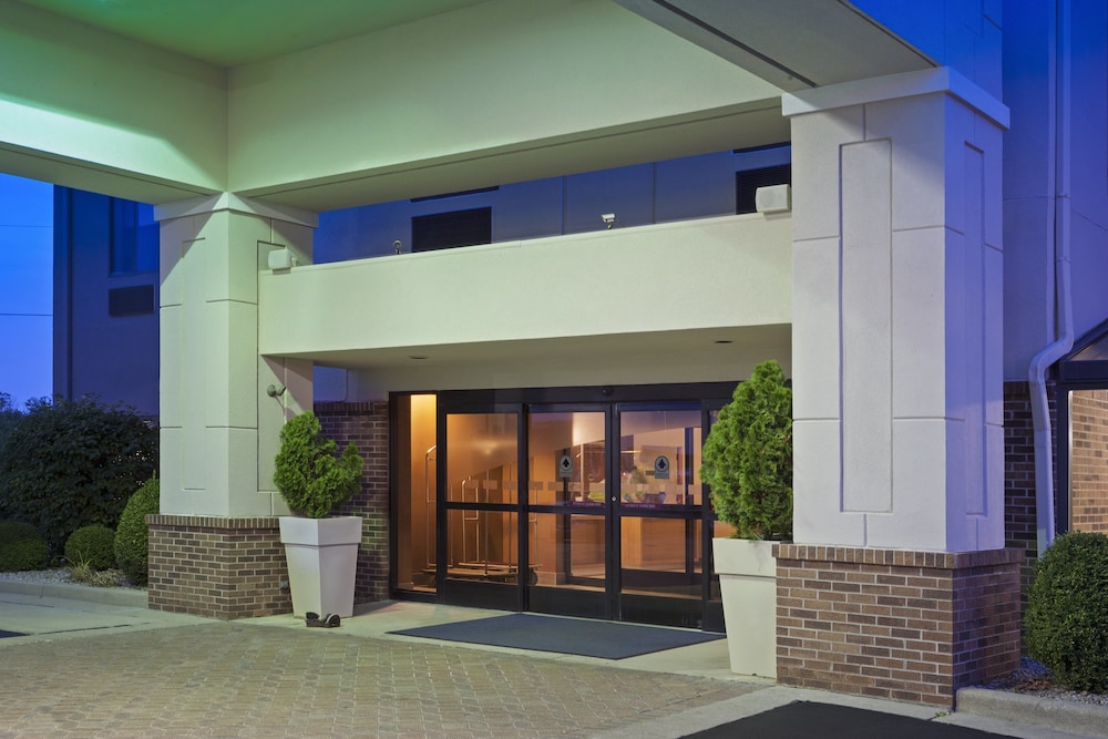 Holiday Inn Express Hotel & Suites Dayton West Brookville by IHG - photo 31