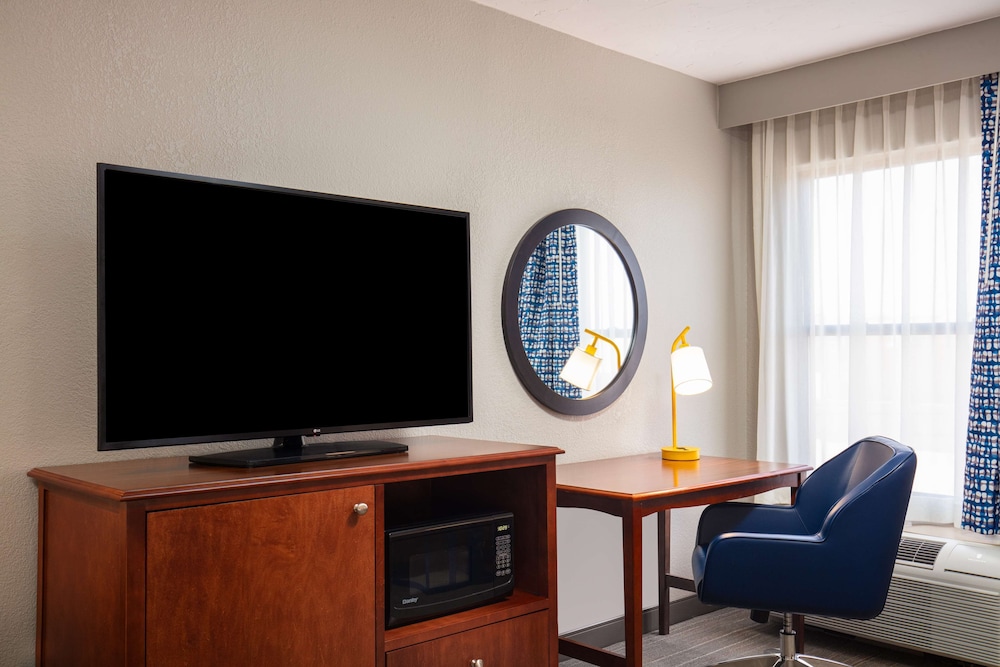 Hampton Inn & Suites El Paso Airport - photo 14