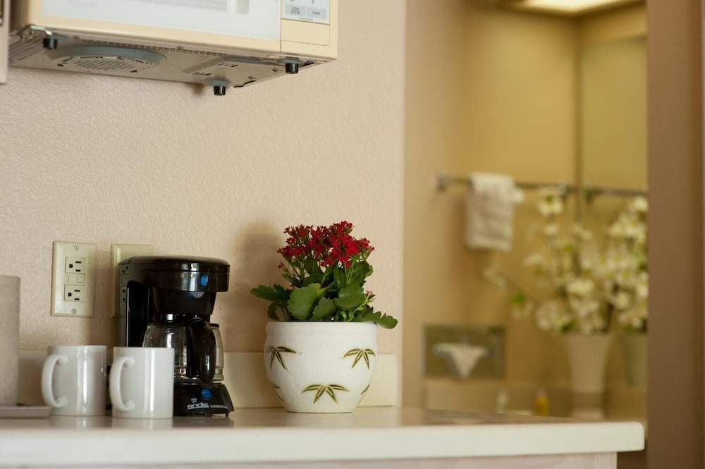 Calipatria Inn And Suites - photo 11
