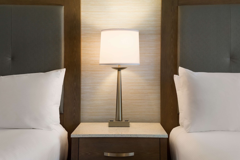 DoubleTree by Hilton Hotel Albuquerque - photo 13