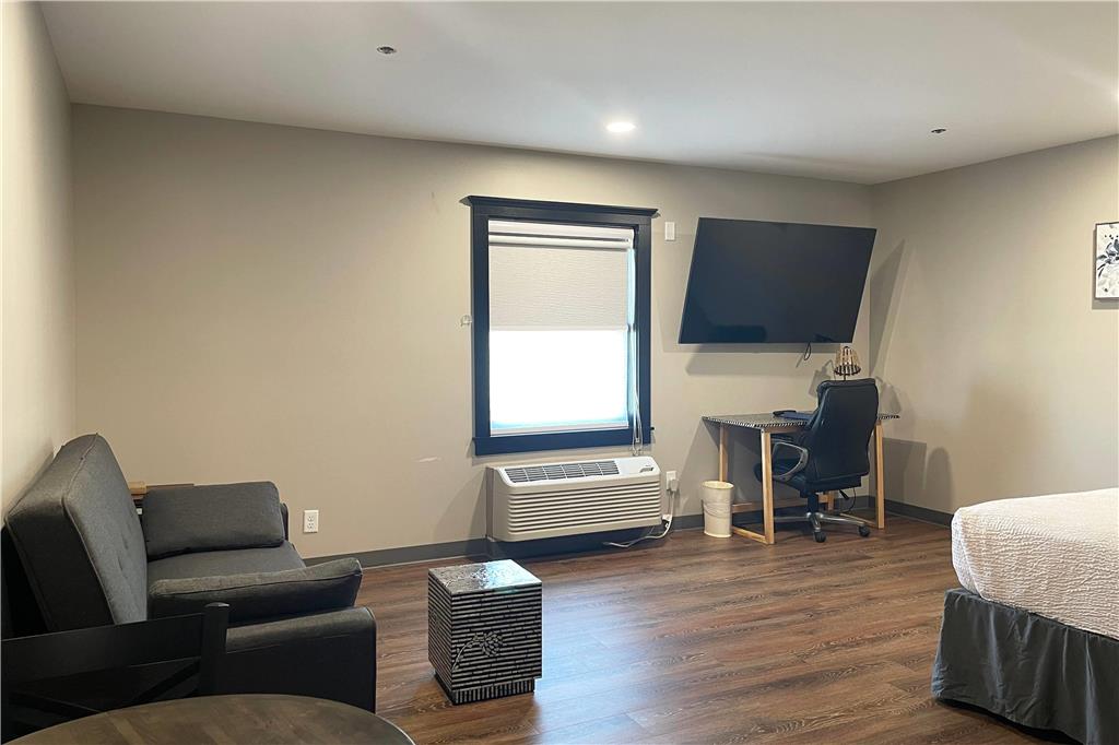 Chateau Hotel and Conference Center - photo 30
