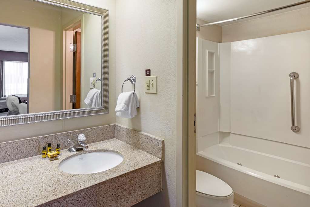 Best Western Plus Madison Huntsville Hotel - photo 24