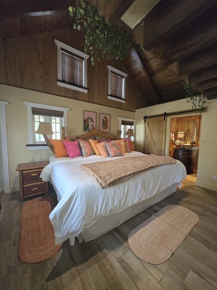 NEW Jungle Paradise Treehouse Suite With Resort Amenities Elevator Access Outdoor Kitchen Lagoon Lazy River Pool RV Hook up - photo 17