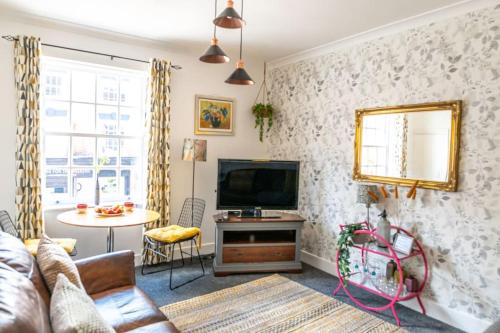 #05 Sleeps 10 2 Apartments Together — 4-Star Luxury Hotel in Birmingham, United Kingdom