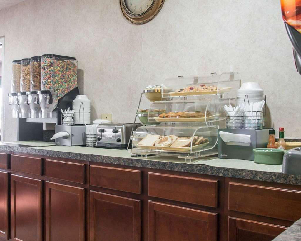 Quality Inn Hudsonville South - photo 30