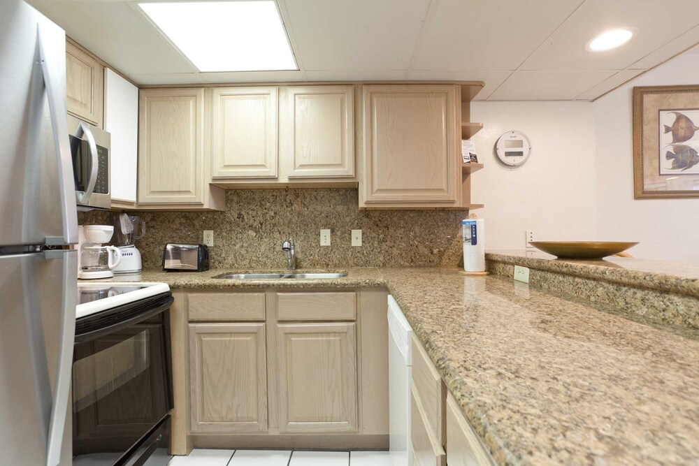 Bahia Mar Solare Tower 6th floor Oceanview Condo 3bd 3ba w Pools - photo 31
