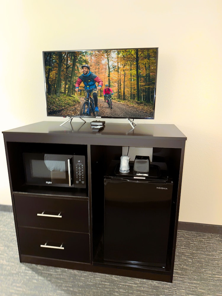 Country Trails Inn & Suites - photo 7