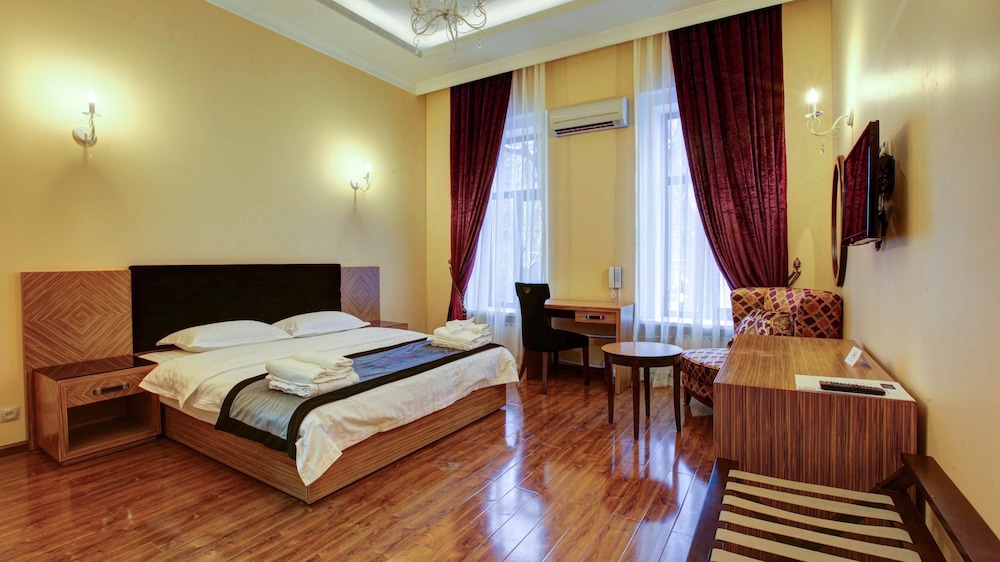Sleepy Tom Hotel - last minute hotel in Moscow