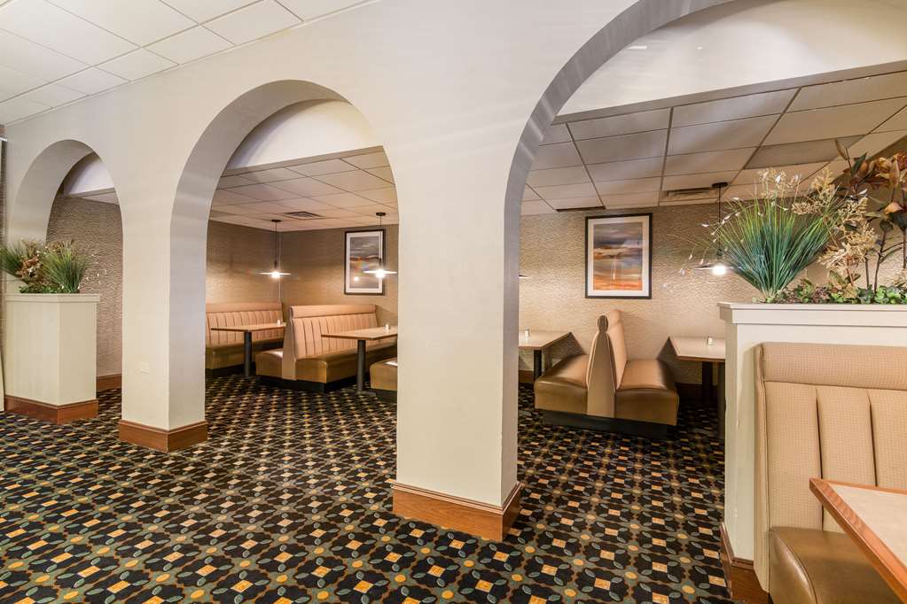 Clarion Hotel Convention Center - photo 66