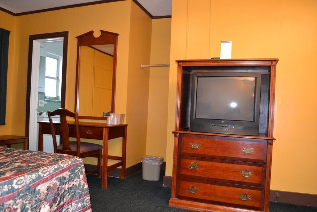 Royal Inn Albertville - photo 9