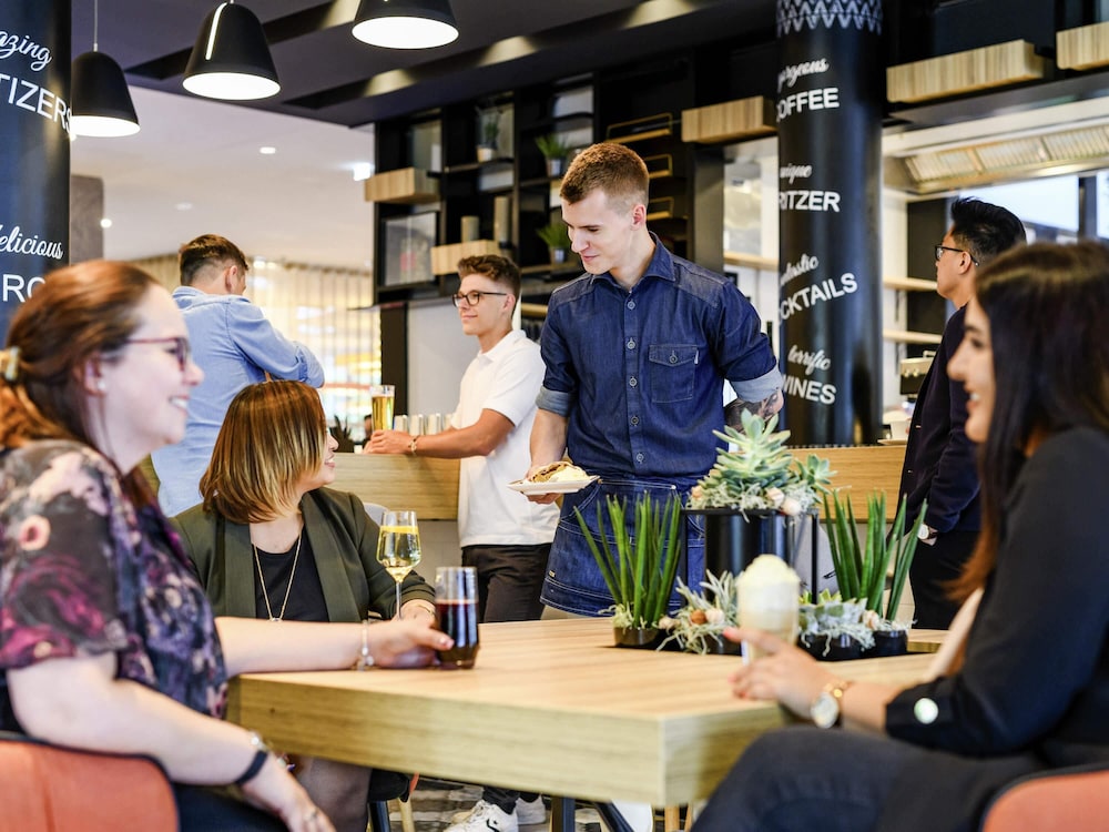 מזון ומשקאות