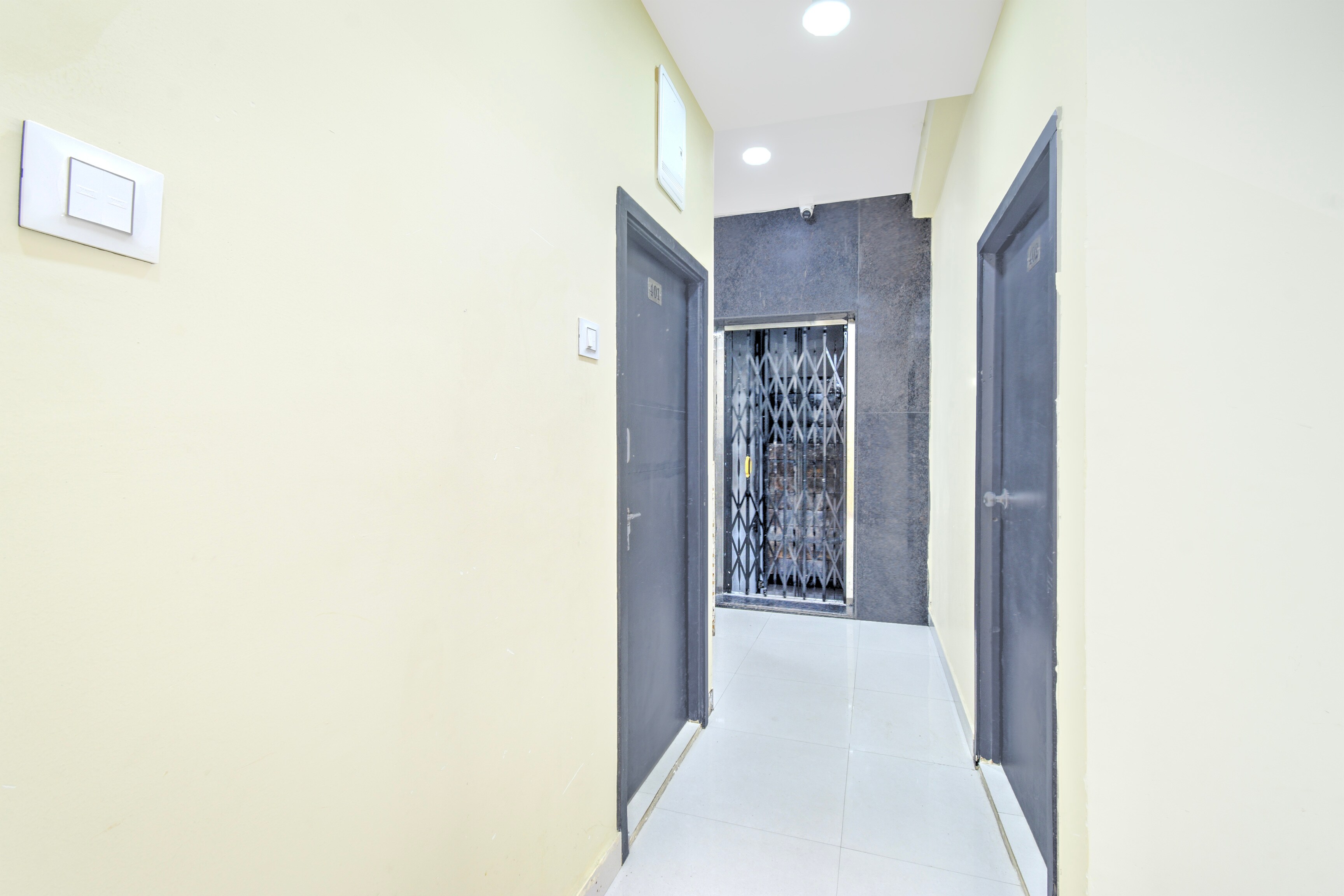 Hotel O Holiday Star In Nampally Railway Station — 4-Star Luxury Hotel in Hyderabad, India
