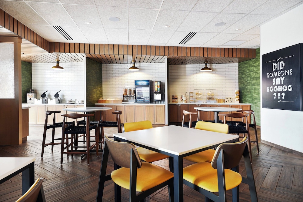 Fairfield Inn & Suites by Marriott Sheboygan - photo 20