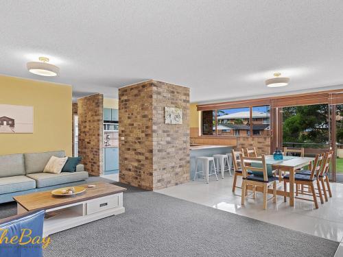 Weatherly Close Unit 1 at 12 — 4-Star Luxury Hotel in Nelson Bay, Australia
