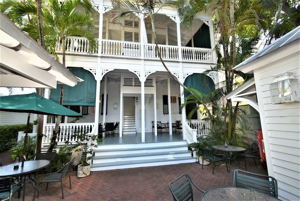 Simonton Court Historic Inn & Cottages - photo 249