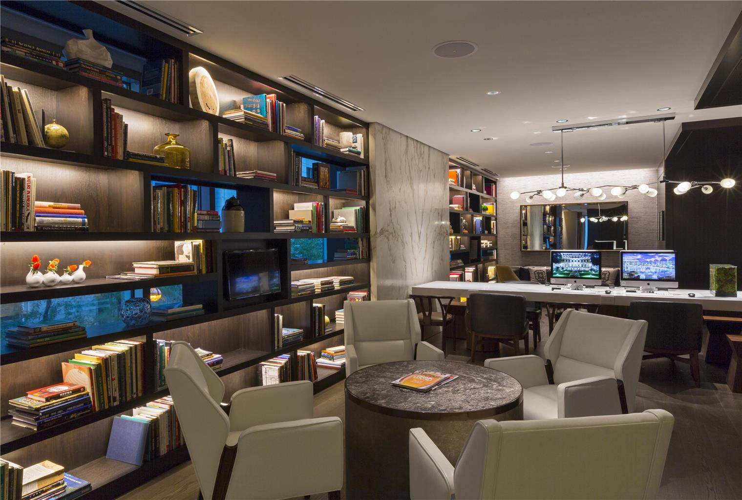 Hyatt Centric Chicago Magnificent Mile - photo 9