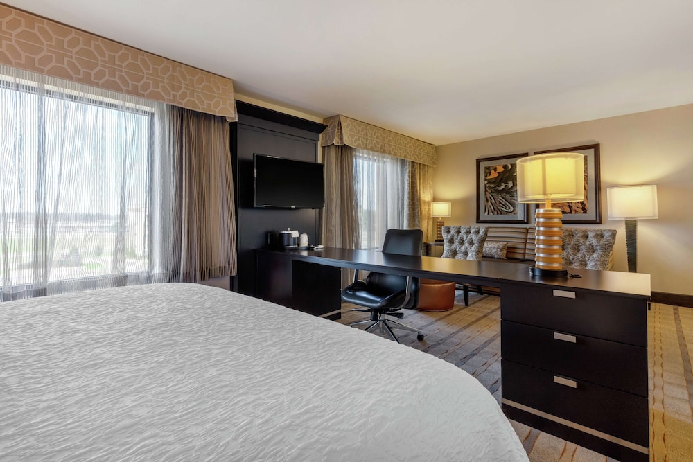 Hampton Inn & Suites Columbus - photo 24