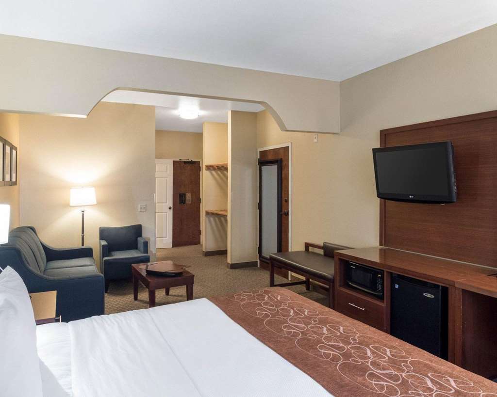 Quality Suites Midland North Loop 250 - photo 13