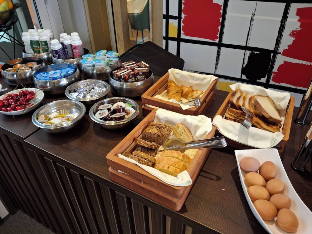 מזון ומשקאות