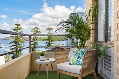 Fine Pine Beachside Lifestyle with Two Balconies — 4-Star Luxury Hotel in Sydney, Australia