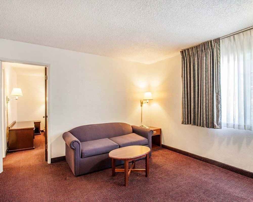 Rodeway Inn & Suites Portland West Beaverton - photo 24