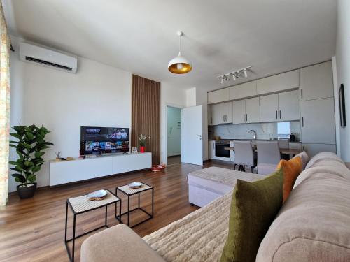 Red & White Palace Apartment — 4-Star Luxury Hotel in Tirana, Albania
