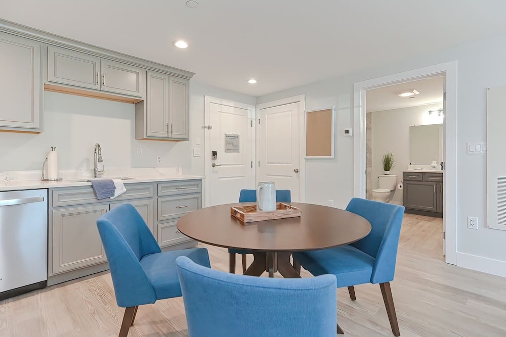 Harbourtown Suites - photo 30
