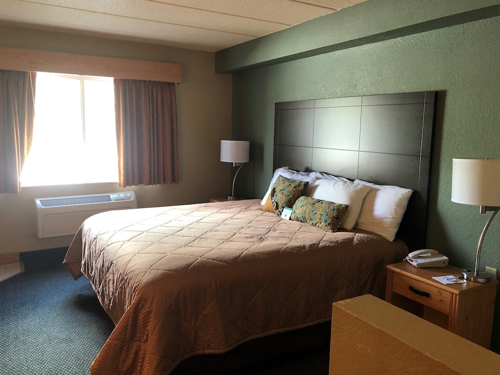 Boarders Inn & Suites by Cobblestone Hotels Fayette - photo 22