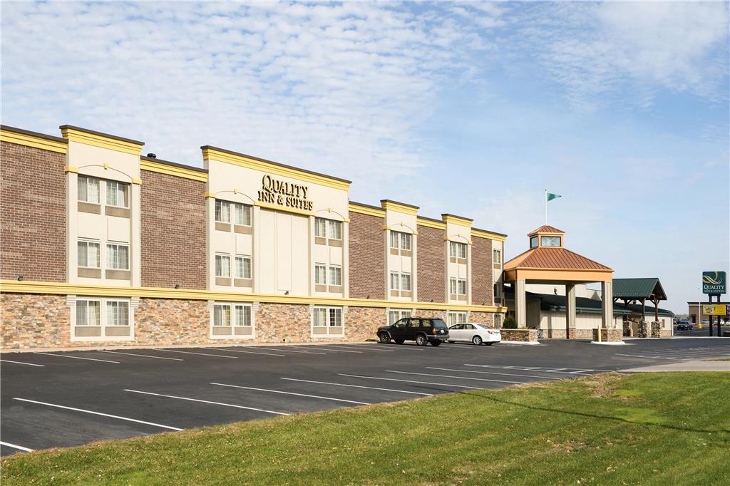 Quality Inn & Suites Ames Conference Center Near ISU Campus - photo 3